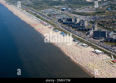 Aktionsbereich Aan de Noordzee. 2 Augustus war Een van de Warmste Zomerdagen im Jahr 2013. Foto: Tonne KoeneDutch am Meer Stockfoto