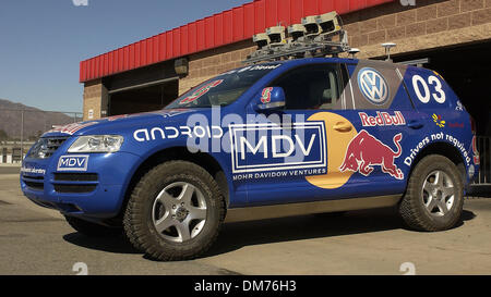 5. Oktober 2005; Fontana, Kalifornien, USA; Die Roadrunner, die autonomen Roboterfahrzeug vom Stanford Racing Team bei der DARPA Grand Challenge nationalen Qualifikationsturnier auf dem California Speedway am 5. Oktober 2005. Obligatorische Credit: Foto von Vaughn Youtz/ZUMA Press. (©) Copyright 2005 von Vaughn Youtz Stockfoto