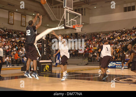 8. Oktober 2005; Richmond, VA, USA; CALVIN BOOTH zieht für einen Jumper während der Washington Wizards Team Scrimmage am Siegal Center in Richmond obligatorisch Credit: Foto von Tina Fultz/ZUMA Press. (©) Copyright 2005 von Tina Fultz Stockfoto