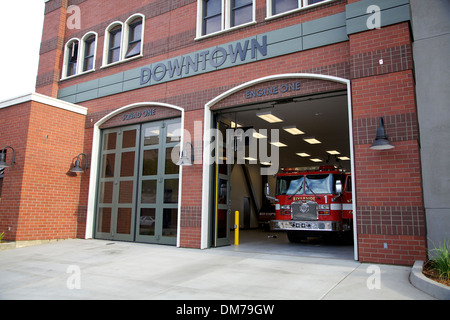 Feuerwehr und LKW in der Innenstadt von Riverside, California, CA, Vereinigte Staaten von Amerika, USA, Vereinigte Staaten Stockfoto