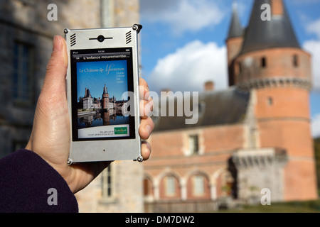 INDIVIDUELLE TOUR VON CHATEAU DE MAINTENON MIT EINEM AUDIO-GUIDE ODER IPOD, MAINTENON, EURE-ET-LOIR (28), FRANKREICH Stockfoto