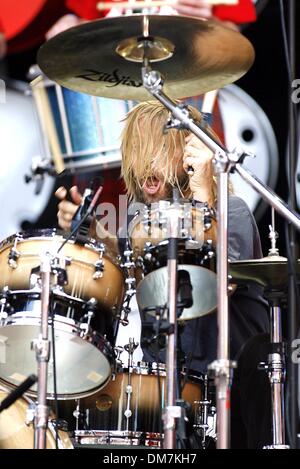 23. Juni 1941 - London, Vereinigtes Königreich - LIVE EARTH Konzert, WEMBLEY STADIUM, LONDON, Vereinigtes Königreich-07-07-2007.PHOT von MARK CHILTON - - 2007.TAYLOR HAWKINS. K53738 (Kredit-Bild: © Globe Photos/ZUMAPRESS.com) Stockfoto