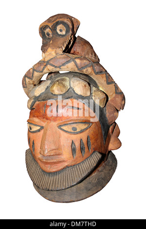 Egungun Maske getragen, während die Yoruba Maskeraden, verbunden mit der Verehrung der Vorfahren Stockfoto