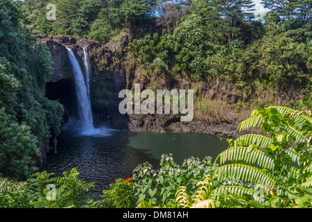 USA, Hawaii, Hawaii (Big) Insel Hilo, Regenbogen fällt Stockfoto