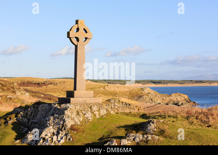 St Dwynwen Steinkreuz keltisches auf Ynys Llanddwyn Island, Newborough, Isle of Anglesey, North Wales, UK, Großbritannien Stockfoto