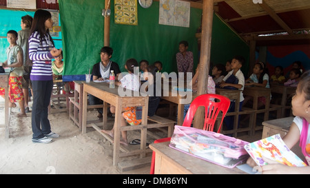 Grundschule Kinder Bildung Phnom Penh Kambodscha in Südostasien Stockfoto