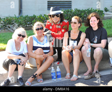 Fans besucht Michael Jacksons Grab auf dem Forest Lawn ...