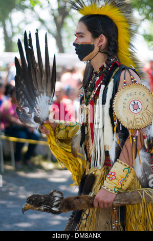 Die stolze Mohawk Nation lebt in Kahnawake Heimatgemeinde befindet sich am südlichen Ufer von St Lawrence River in Quebec Kanada Stockfoto