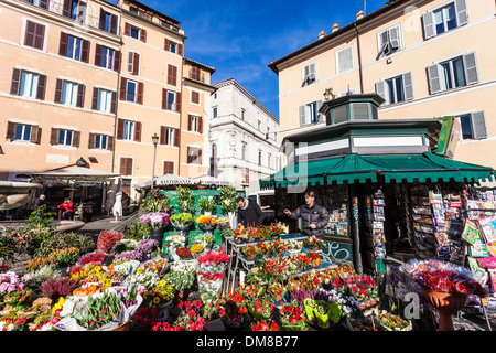 Blumenkiosk in Campo di Fiori, Rom, Italien. Stockfoto