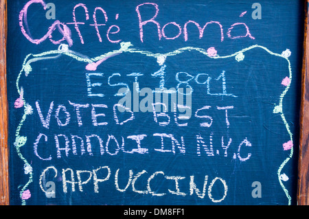 Tafel-Menü im Caffe Roma in Little Italy in New York City Stockfoto