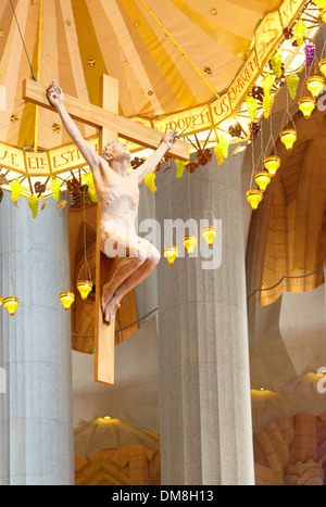 Gekreuzigten Christus an der Sagrada Familia Tempel von Antoni Gaudi. Barcelona, Spanien. Stockfoto