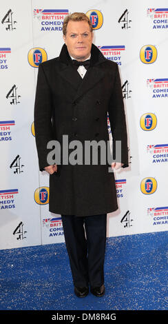 London, UK, 12. Dezember 2013 Eddie Izzard kommt bei den British Comedy Awards am Fountain Studios, Wembley, London Foto: MRP/Alamy Live News Stockfoto