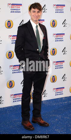 London, UK, 12. Dezember 2013 Tom Basden kommt bei den British Comedy Awards am Fountain Studios, Wembley, London Foto: MRP/Alamy Live News Stockfoto