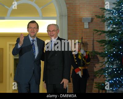 Madrid, Spanien. 12. Dezember 2013. Spaniens Premier Mariano Rajoy posiert für Fotos mit dem Präsidenten des Europäischen Rates, Herman Van Rompuy, Palais Moncloa in Madrid, Spanien, 12. Dezember 2013. Bildnachweis: EDUARDO/Xinhua/Alamy Live-Nachrichten Stockfoto