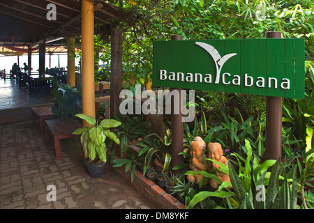 Das Restaurant im CHUMPHON CABANA ein nachhaltig geführte Resort und Dive Center - CHUMPHON, THAILAND Stockfoto