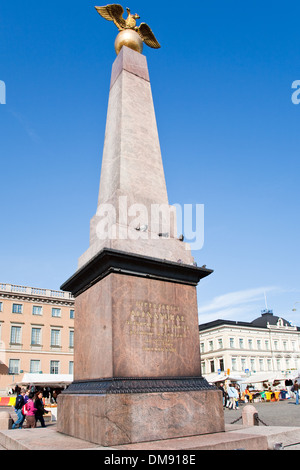 steinernen Obelisken von Kaiserin Alexandra am Marktplatz in Helsinki, Finnland Stockfoto