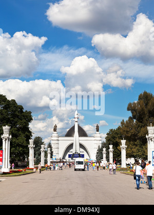 Ocket Vostok und Raum Pavillon auf der Allrussischen Ausstellungszentrum in Moskau, Russland Stockfoto