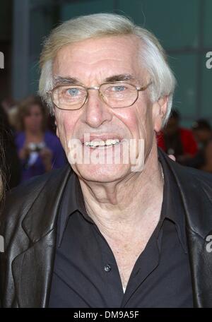 1. Januar 1980 - Hollywood, Kalifornien, USA - MARTIN LANDAU... K26554MR-WACH-PREMIERE. ARCLIGHT KINO, HOLLYWOOD, CA.OCT. 5 2002. MILAN RYBA / 2002 (Kredit-Bild: © Globe Photos/ZUMAPRESS.com) Stockfoto