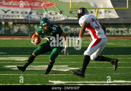 26. November 2005; Denton, TX, USA; NCAA FOOTBALL: Sunbelt Conference Champions Universität von Nordtexas vs. Arkansas State NCAA Fußball.  Trotz 180 rushing Yards von rauschenden Staatsführer fiel Patrick Cobbs North Texas, Arkansas State 24-31. Obligatorische Credit: Foto von David Bailey/ZUMA Press. (©) Copyright 2005 von David Bailey Stockfoto