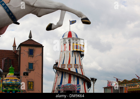 Die Helter Skelter am Pier von Brighton. Stockfoto