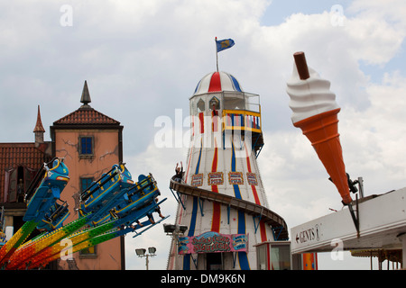 Die Helter Skelter am Pier von Brighton. Stockfoto