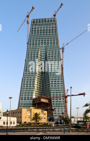 Wolkenkratzer unter Konstruktion, Kuwait, Arabische Pensinula, Westasien Stockfoto