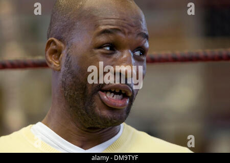 17. November 2009 - Upper Darby, Pennsylvania, USA - Philadelphia Bernard "The Executioner" Hopkins in einer Trainingseinheit. Hopkins wird E. Ornelas in Philadelphia 2. Dezember 2009 kämpfen.  (Kredit-Bild: © Jay Gorodetzer/ZUMA Press) Stockfoto