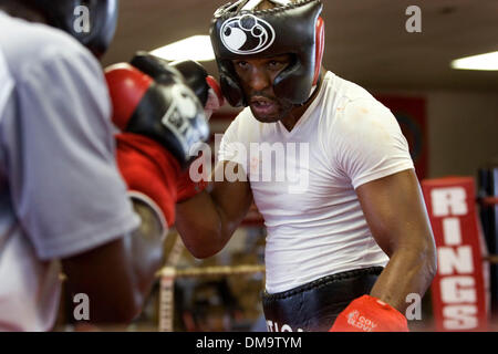 17. November 2009 - Upper Darby, Pennsylvania, USA - Philadelphia Bernard "The Executioner" Hopkins in einer Trainingseinheit. Hopkins wird E. Ornelas in Philadelphia 2. Dezember 2009 kämpfen.  (Kredit-Bild: © Jay Gorodetzer/ZUMA Press) Stockfoto