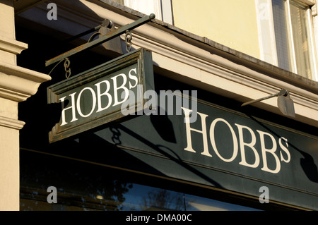 London, England, Vereinigtes Königreich. Hobbs, Kensington High Street. Damen Mode shop Stockfoto