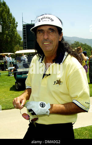 1. Juli 2002 - Ojai, Kalifornien, USA - ALICE COOPER... PROMI-HOLE-IN-ONE-GOLFTURNIER. PRÄSENTIERT VON LEXUS & MOTION PICTURE AND TELEVISION FUND PROFITIERT. IM OJAI VALLEY INN &AMP; SPA, OJAI, KALIFORNIEN. 30. JUNI 2002. NINA PROMMER / 2002 K25455NP (Kredit-Bild: © Globe Photos/ZUMAPRESS.com) Stockfoto