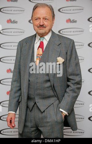 Peter Bowles besucht die Oldie of the Year Award bei Simpsons in den Strang am 12. Februar 2013 in London Großbritannien. Stockfoto