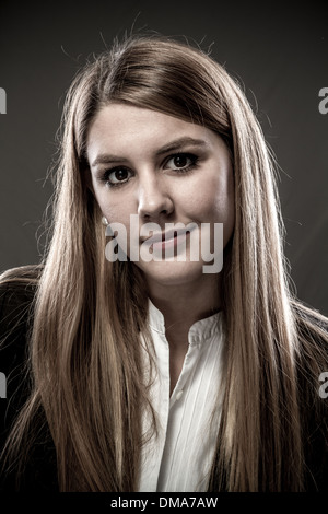 Porträt der jungen Frau glücklich Stockfoto