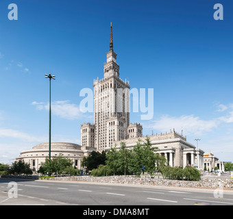 Stadtbild von Warschau, Warschau, Polen. Architekt: Verschiedene, 2013. Morgendliche Aussicht der stalinistischen Kulturpalastes. Stockfoto