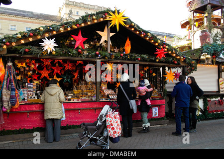 Stand am Weihnachtsmarkt in Karlsruhe Stockfoto