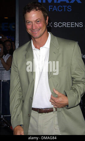 12. September 2002 - Hollywood, Kalifornien, USA - GARY SINISE... APOLLO 13, DAS IMAX-ERLEBNIS, PREMIERE. UNIVERSAL STUDIOS, HOLLYWOOD, KALIFORNIEN. 12. SEPTEMBER 2002. NINA PROMMER / 2002 K26023NP (Kredit-Bild: © Globe Photos/ZUMAPRESS.com) Stockfoto