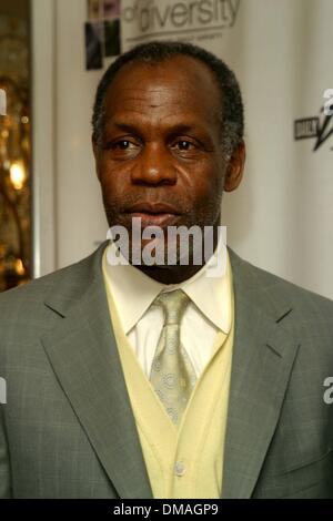 28. Oktober 2002 - Beverly Hills, CALIFORNIA, USA - DANNY GLOVER... FEST DER VIELFALT. IM BESITZ DER PRODUCERS GUILD OF AMERICA. REGENT BEVERLY WILSHIRE HOTEL, BEVERLY HILLS, KALIFORNIEN. 28. OKTOBER 2002. NINA PROMMER / 2002.26947NP (Kredit-Bild: © Globe Photos/ZUMAPRESS.com) Stockfoto