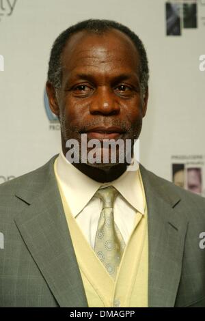 28. Oktober 2002 - Beverly Hills, CALIFORNIA, USA - DANNY GLOVER... FEST DER VIELFALT. IM BESITZ DER PRODUCERS GUILD OF AMERICA. REGENT BEVERLY WILSHIRE HOTEL, BEVERLY HILLS, KALIFORNIEN. 28. OKTOBER 2002. NINA PROMMER / 2002.26947NP (Kredit-Bild: © Globe Photos/ZUMAPRESS.com) Stockfoto