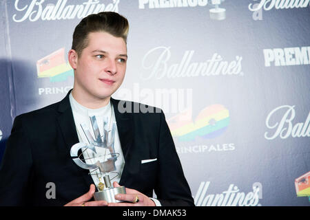 Madrid, Spanien. 12. Dezember 2013. John Newman stellt während der Fototermin in 40 Principales Awards 2013" in Madrid, Spanien, Donnerstag, den 12. Dezember, 2013.Photo: Oscar Gonzalez/NurPhoto Credit: Oscar Gonzalez/NurPhoto/ZUMAPRESS.com/Alamy Live News Stockfoto