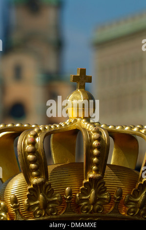 Goldene Krone auf Skeppsholmsbron Brücke, Skeppsholmen, Stockholm, Schweden Stockfoto