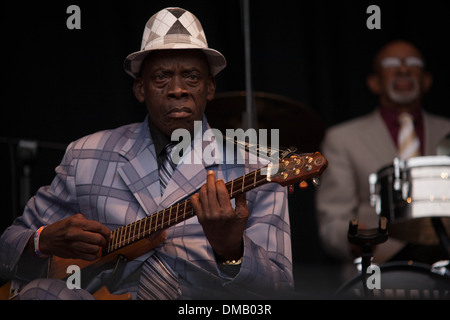 Das Orquestra Buena Vista Social Club live bei den Festspielen von Westport Stockfoto