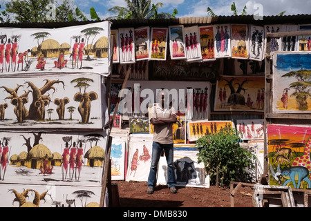 Ein Souvenir-Shop in Karatu Dorf am Arusha-Region des nördlichen Tansania Ostafrika Stockfoto