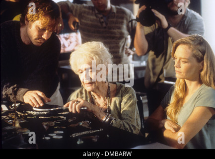 TITANIC 1997 Twentieth Century Fox Film mit von links: Bill Paxton, Gloria Stuart, Suzy Amis Stockfoto