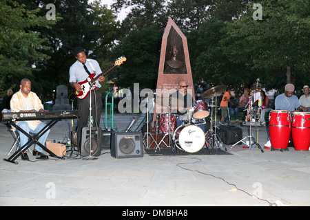 Er Allan Gumbs führt Dr. Ronald McNair Park mit seiner Band New York City, USA - 22.08.12 Stockfoto