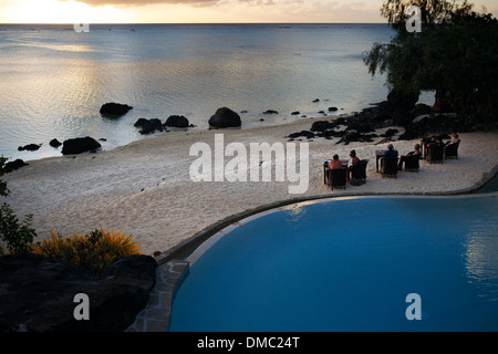 Aitutaki. Cook Island. Polynesien. Süd-Pazifik.  Am Meer-Schwimmbad im Hotel Pacific Resort Aitutaki. Pazifische Reso Stockfoto