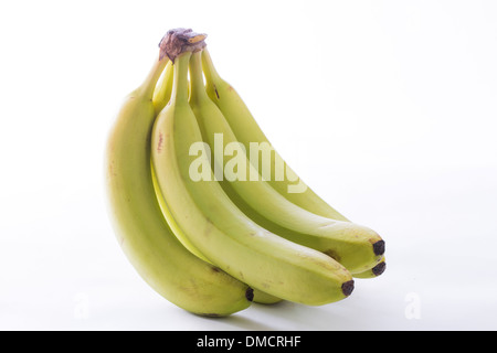 Bündel Bananen auf weiß Stockfoto