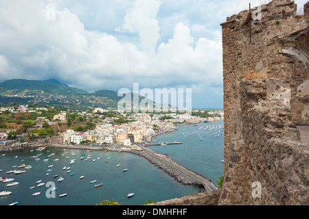 Blick auf Ischia Ponte aus Castello Aragonese, Italien Stockfoto