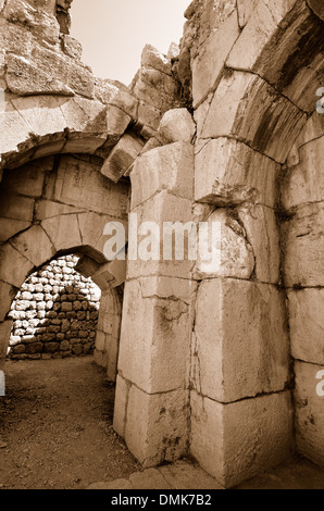 Fragment der Nimrod Festung, eine mittelalterliche Festung im Norden Israels. Sepia Stockfoto