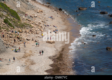 Ein Blick von oben die Strände unterhalb Mohegan Bluffs, eine natürliche Schönheitsstelle auf Block Island in New England, USA Stockfoto