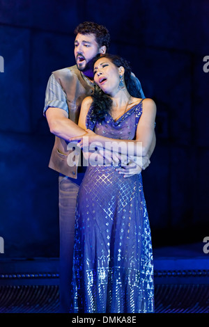 Nadir (Eric Cutler) und Leila (Nicole Cabell), Pearl Fishers, Santa Fe Opera, Santa Fe, New Mexico, Vereinigte Staaten Stockfoto
