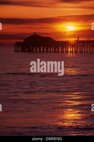 Seal Beach Pier Sonnenuntergang, Seal Beach, Kalifornien Stockfoto